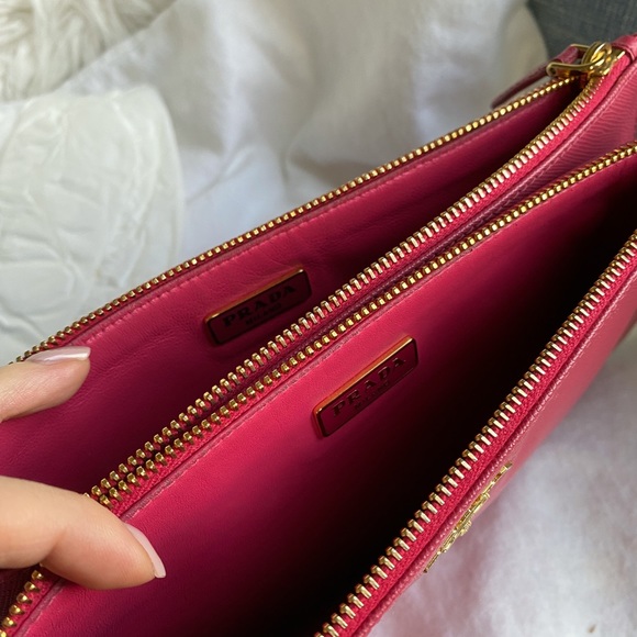 Prada Safiano leather cluth - Picture 6 of 7